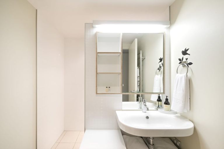 Photo of property in Piermont Apartments, 5e/82 Cable Street, Te Aro, Wellington, 6011