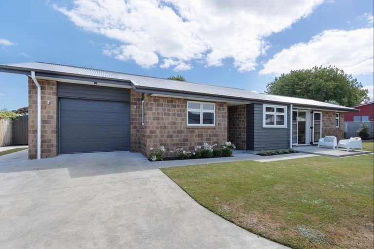 Photo of property in 4d Read Crescent, Clive, 4102