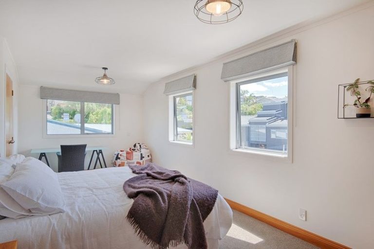 Photo of property in 16 Commodore Parry Road, Castor Bay, Auckland, 0620