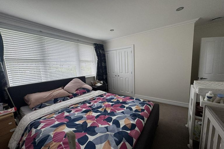 Photo of property in 4 Tiwakawaka Grove, Heretaunga, Upper Hutt, 5018