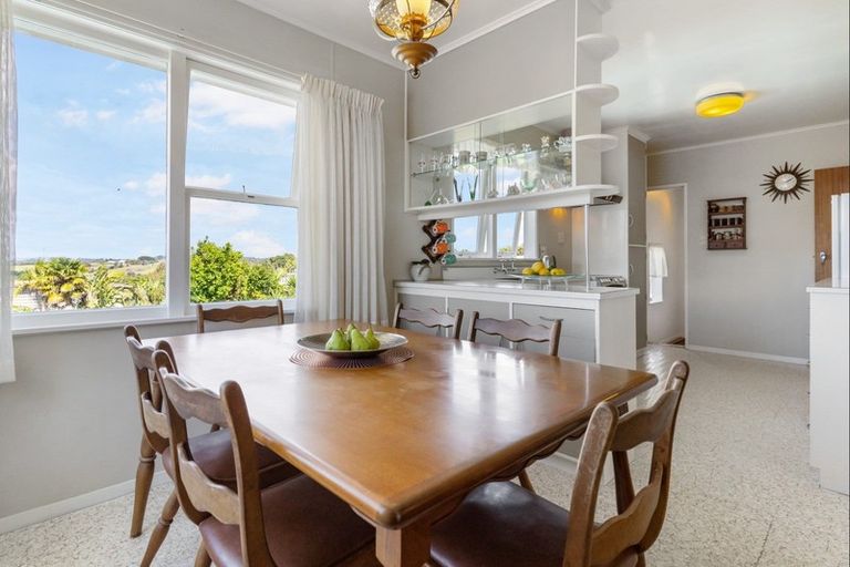 Photo of property in 109 Sandspit Road, Shelly Park, Auckland, 2014