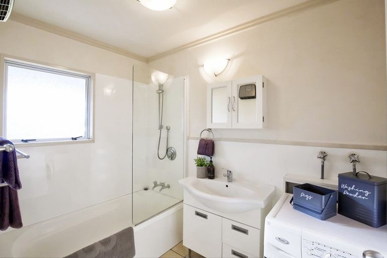 Photo of property in 4 Kawarau Place, Frankton, Queenstown, 9300