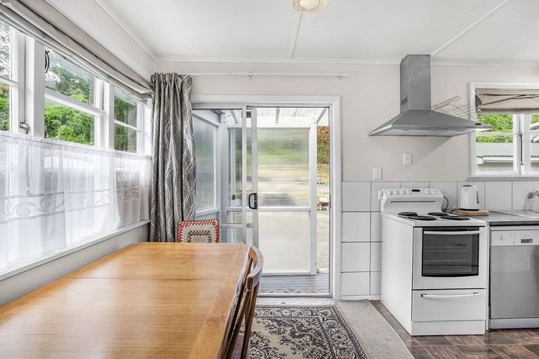 Photo of property in 200 Waddington Drive, Naenae, Lower Hutt, 5011
