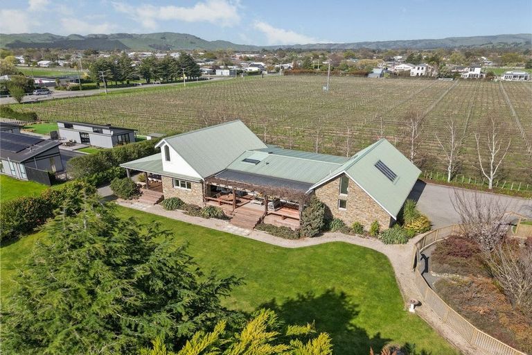 Photo of property in 3 Grey Street, Martinborough, 5711