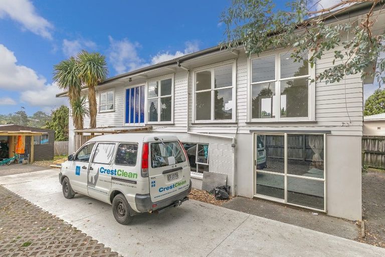 Photo of property in 16 Helena Street, Massey, Auckland, 0614