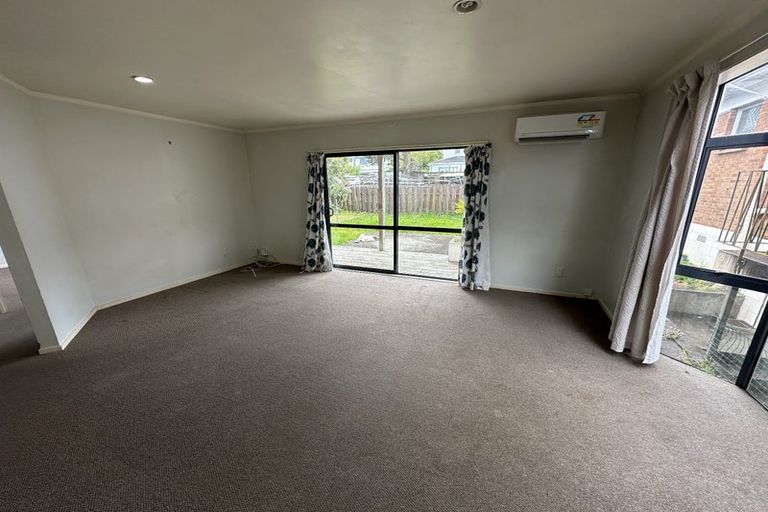 Photo of property in 8 Vanbrugh Place, Bucklands Beach, Auckland, 2014