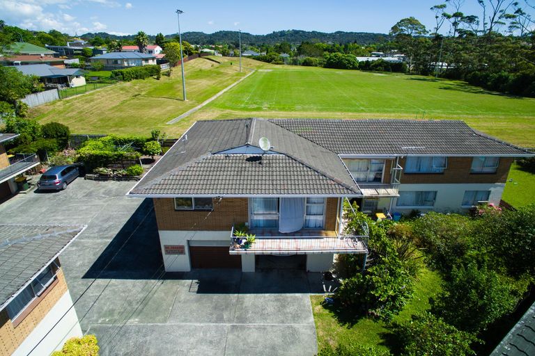 Photo of property in 1/15a Oates Road, Glen Eden, Auckland, 0602