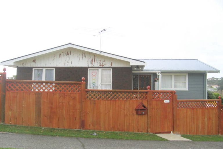 Photo of property in 10 Beaumaris Crescent, Ascot Park, Porirua, 5024