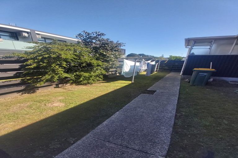 Photo of property in 2/766 Beach Road, Browns Bay, Auckland, 0630