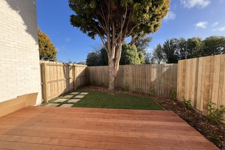 Photo of property in 4/133 Blighs Road, Strowan, Christchurch, 8052