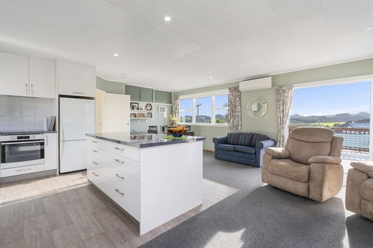 Photo of property in 31 Yorke Road, Haruru, 0204