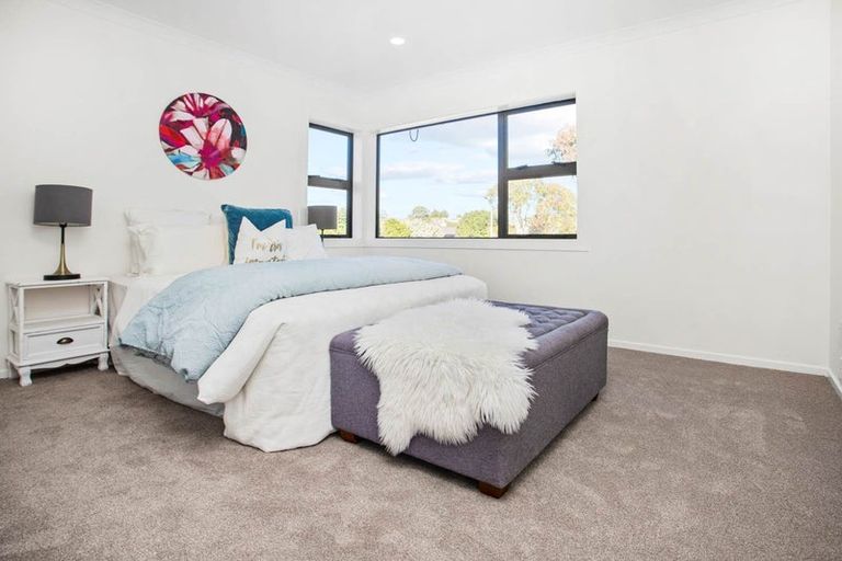 Photo of property in 5 Boys Place, Pakuranga Heights, Auckland, 2010