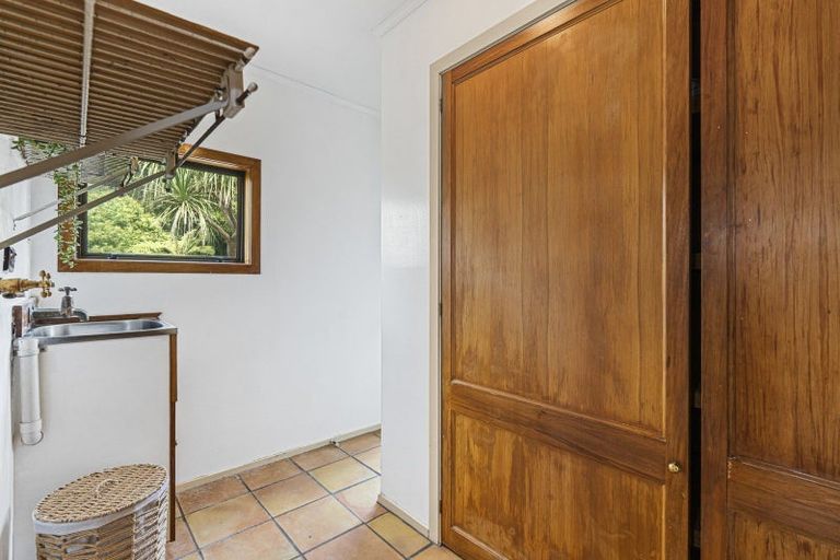 Photo of property in 12 Kaitake Place, Oakura, 4314