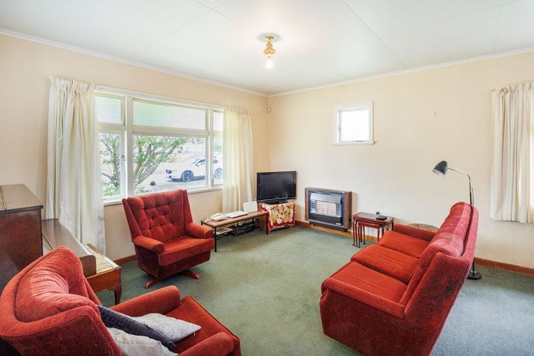 Photo of property in 64 Guy Avenue, Takaro, Palmerston North, 4410
