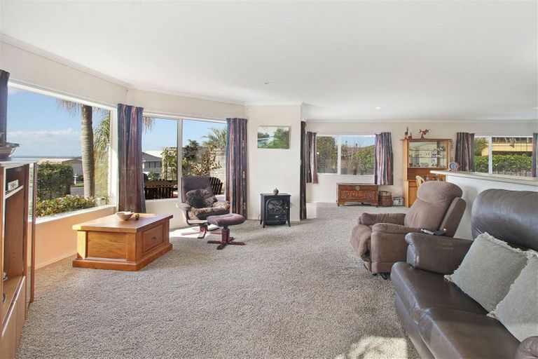 Photo of property in 46 Torkar Road, Clarks Beach, 2122