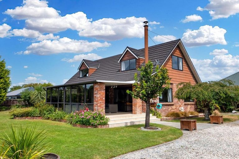 Photo of property in 103 Grimseys Road, Redwood, Christchurch, 8051