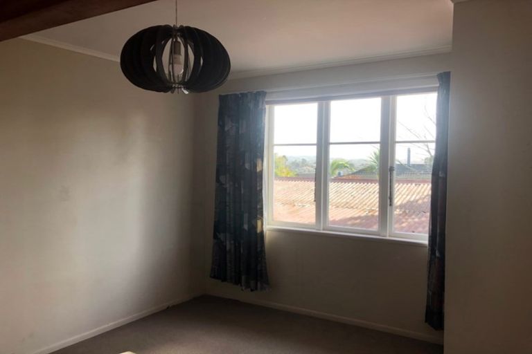 Photo of property in 572 Beach Road, Rothesay Bay, Auckland, 0630