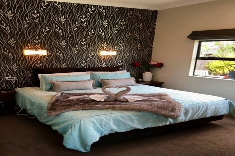 Photo of property in 26 Cologne Street, Martinborough, 5711