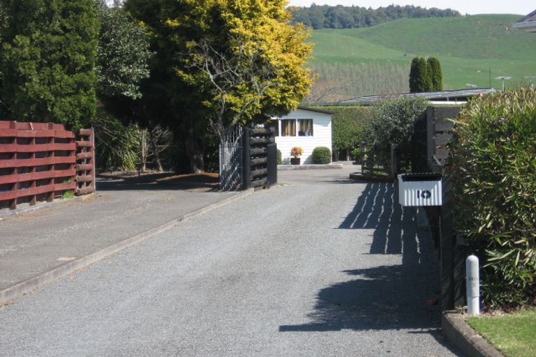 Photo of property in 10 Kamahi Place, Pukehangi, Rotorua, 3015