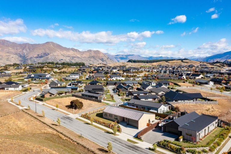 Photo of property in 14 Pounamu Avenue, Albert Town, Wanaka, 9305