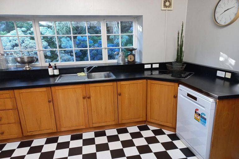 Photo of property in 35 Tremaine Avenue, Two Mile Bay, Taupo, 3330