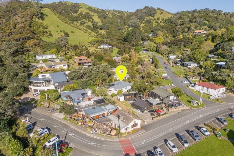 Photo of property in 18 Black Jack Road, Kuaotunu, Whitianga, 3592