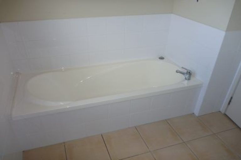 Photo of property in 57 Tiri Tiri Road, Birkdale, Auckland, 0626