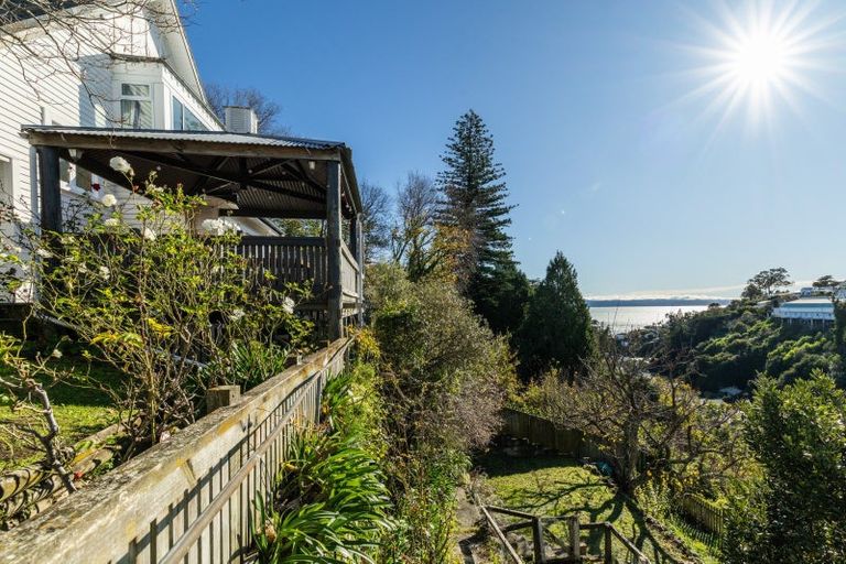 Photo of property in 23 Fitzroy Road, Bluff Hill, Napier, 4110