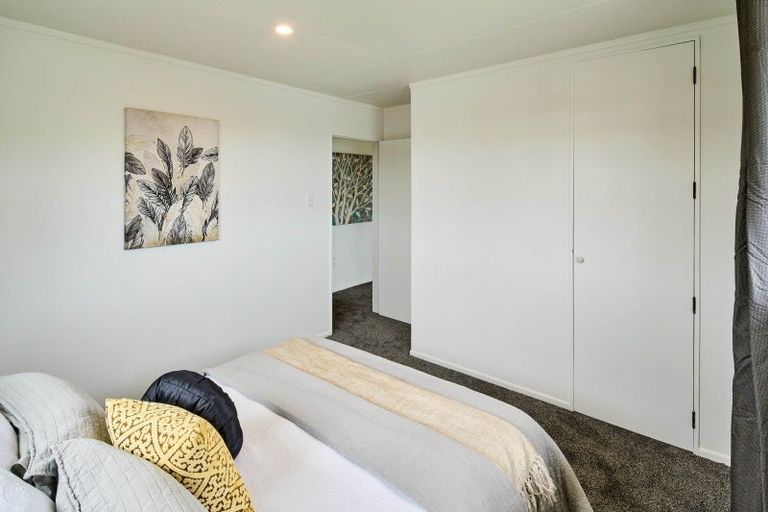 Photo of property in 7 Edelweiss Grove, Timberlea, Upper Hutt, 5018