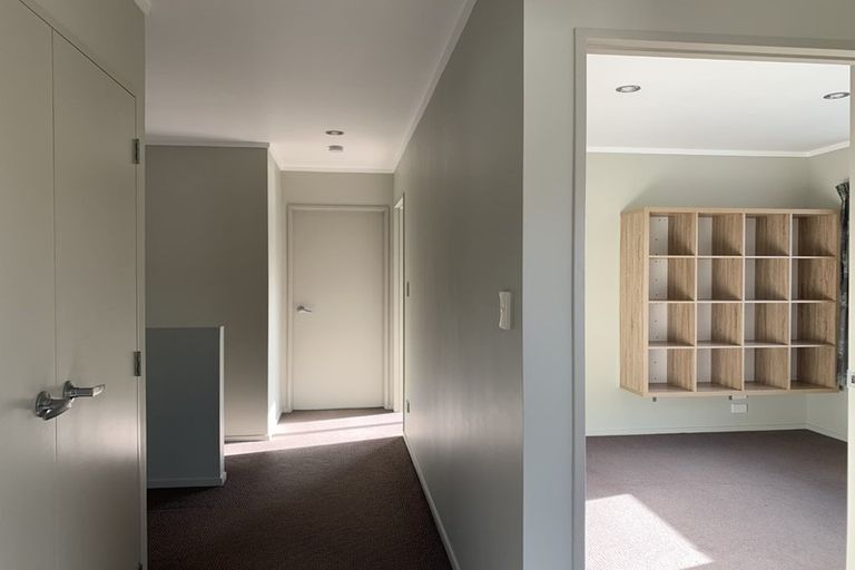 Photo of property in 4 Newfound Way, Glen Eden, Auckland, 0602