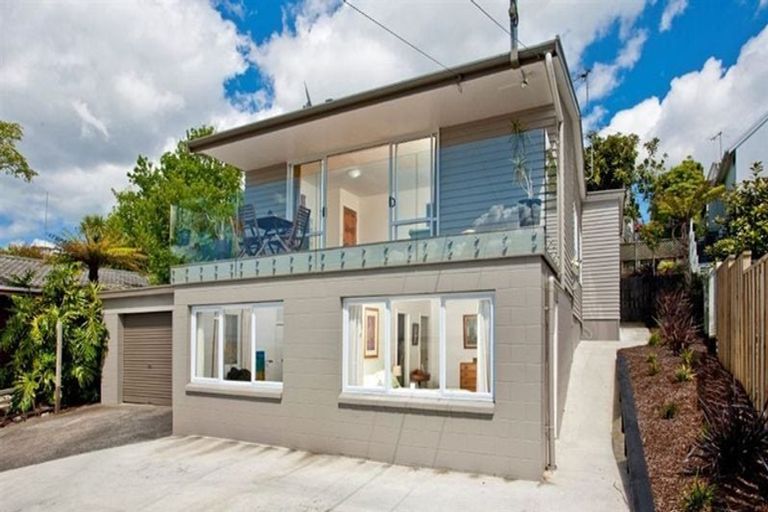 Photo of property in 1/27 Parr Terrace, Castor Bay, Auckland, 0620