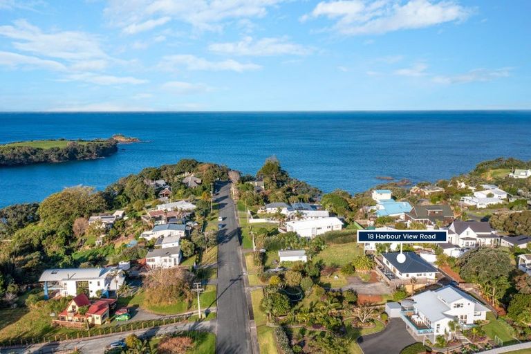 Photo of property in 18 Harbour View Road, Leigh, 0985