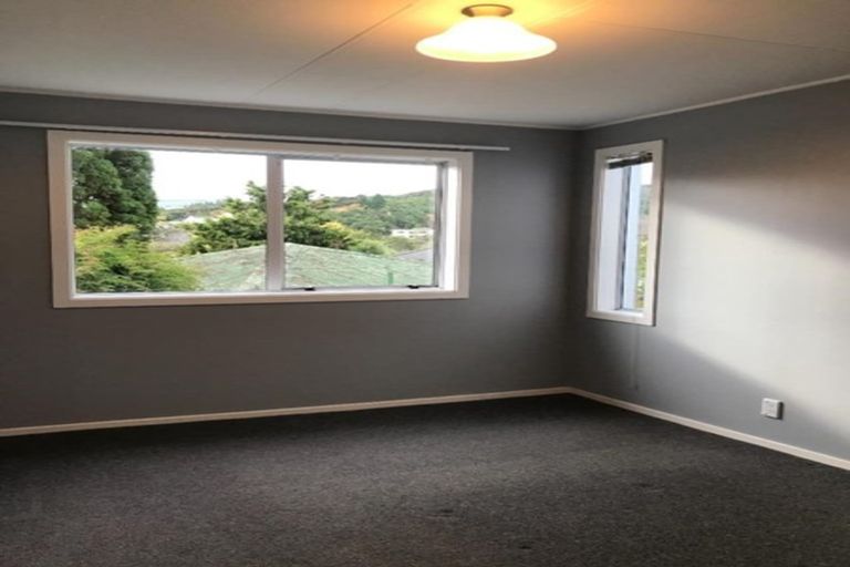 Photo of property in 14a Hawthorn Crescent, Stokes Valley, Lower Hutt, 5019