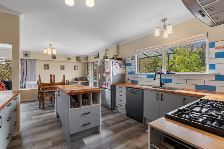 Photo of property in 12 Mountbatten Place, Te Puke, 3119