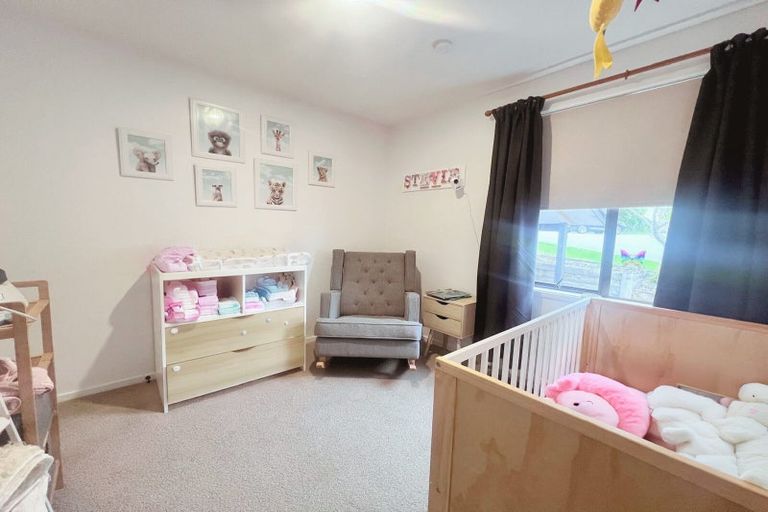 Photo of property in 35 Westhaven Drive, Tawa, Wellington, 5028