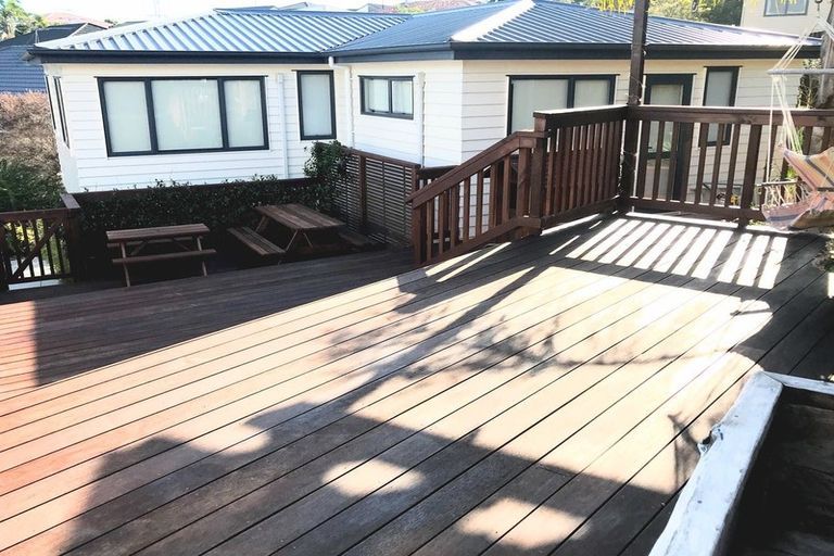 Photo of property in 39a Triangle Road, Massey, Auckland, 0614