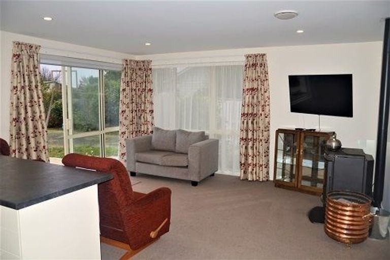 Photo of property in 21 Lenton Street, Aranui, Christchurch, 8061