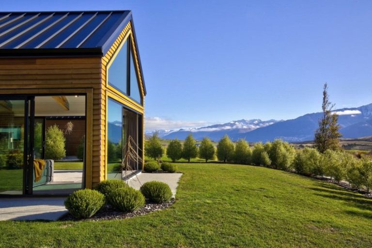 Photo of property in 3 Glenfiddich Road, Jacks Point, Queenstown, 9371