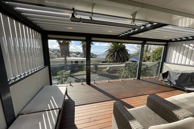 Photo of property in 6 Penning Road, Castor Bay, Auckland, 0620