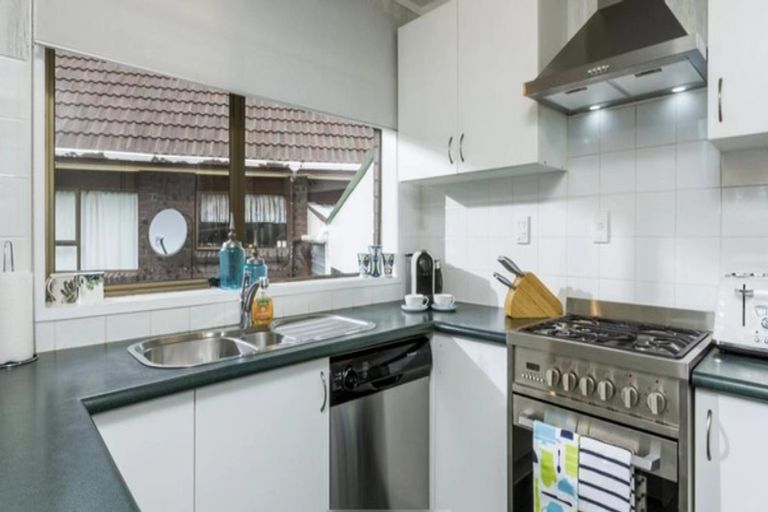 Photo of property in 1/20 Redwing Street, Browns Bay, Auckland, 0630