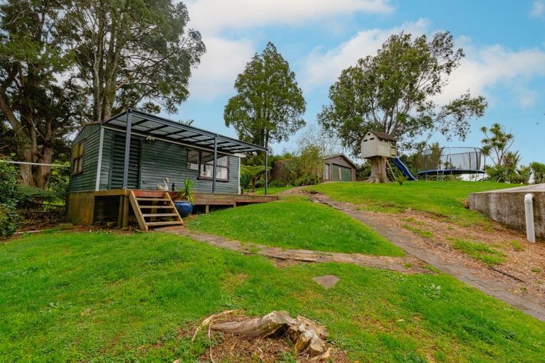 Photo of property in 103 Gregory Road, Waitakere, Henderson, 0782