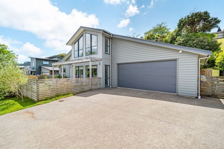 Photo of property in 8 Flotilla Place, Whitby, Porirua, 5024