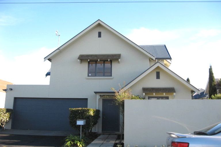 Photo of property in 2/21 Stoneyhurst Street, St Albans, Christchurch, 8014