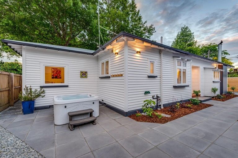 Photo of property in 47 Bryndwr Road, Fendalton, Christchurch, 8052