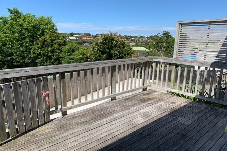 Photo of property in 1/35 D'oyly Drive, Stanmore Bay, Whangaparaoa, 0932
