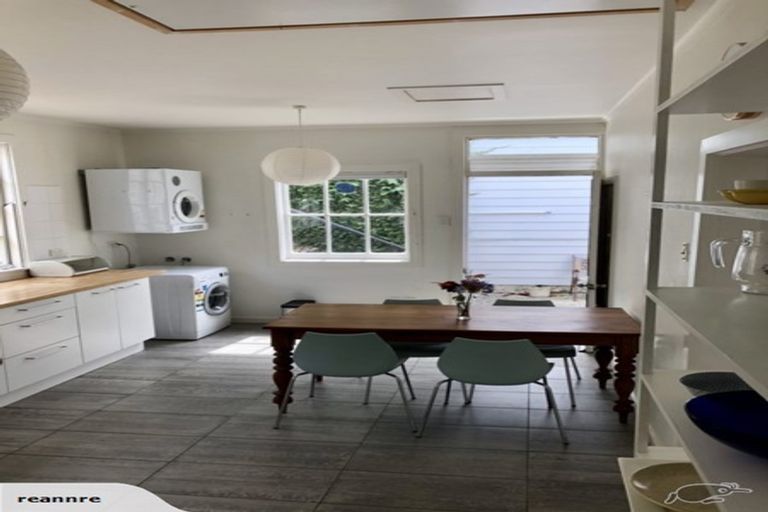 Photo of property in 6 Barton Terrace, Thorndon, Wellington, 6011