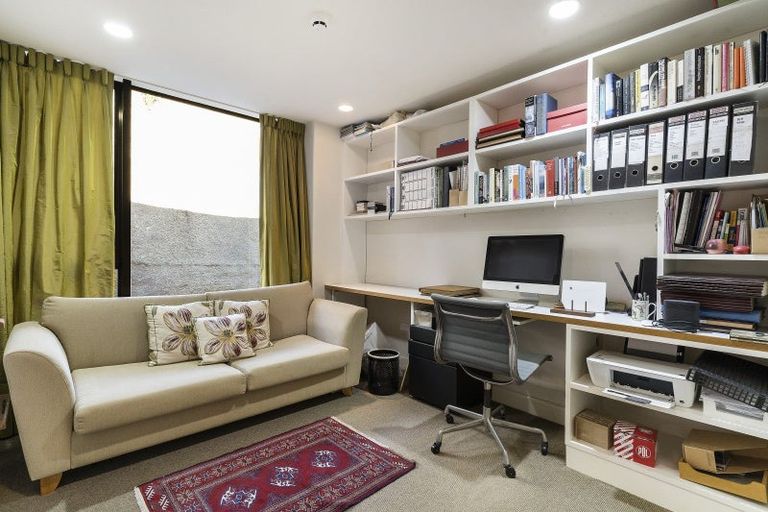 Photo of property in 11/310 Oriental Parade, Oriental Bay, Wellington, 6011