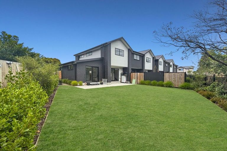 Photo of property in 3/3 Matata Place, Dallington, Christchurch, 8061