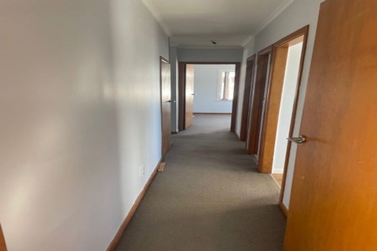 Photo of property in 38 Awaroa Road, Sunnyvale, Auckland, 0612