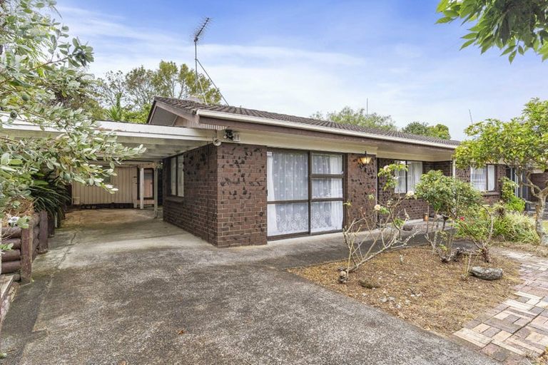 Photo of property in 1/2a Takapu Street, Henderson, Auckland, 0612
